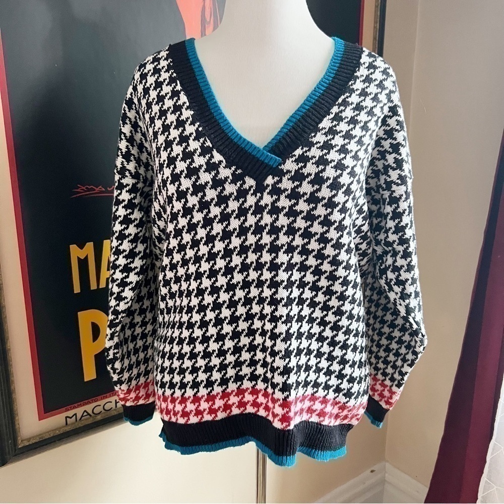 BEST American Clothing Company Vintage Black White Red Blue Houndstooth Sweater